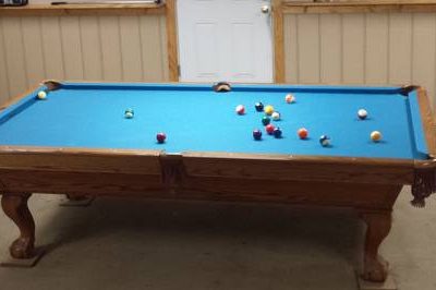 9 ft Brunswick Pool Table